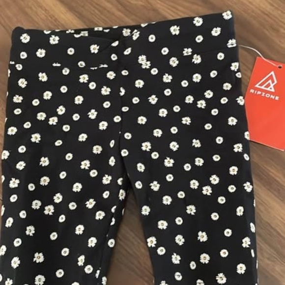 BRAND NEW girl ripzone sunflower shorts size 4T (92% cotton/8% spandex) - Picture 2 of 3